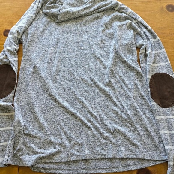 Gray‎ stripe long sleeve shirt with elbow patches - Picture 1 of 4